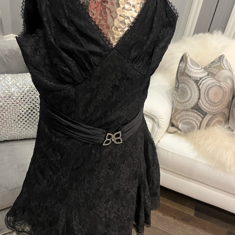 BCBG lace cocktail dress size 6 with satin belt and bling buckle really cute